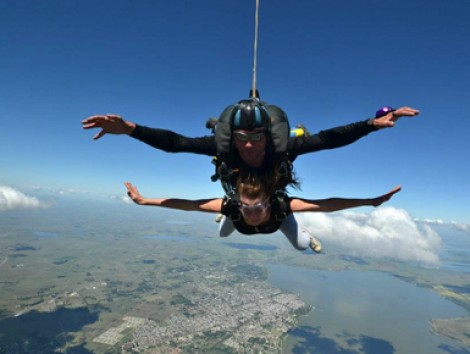 Tandem-Skydiving-Jump