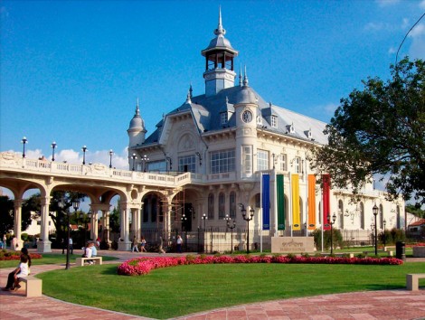 Tigre-and-San-Isidro-Tour-by-Bus